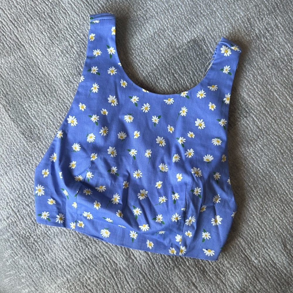 Blue Daisy Print Crop Tank Top